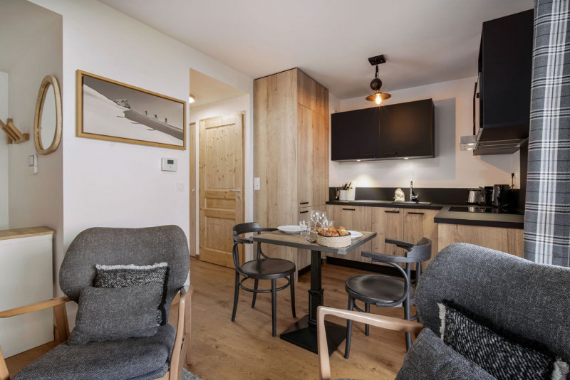 _lv_images__lot_0075554044_04_21280455