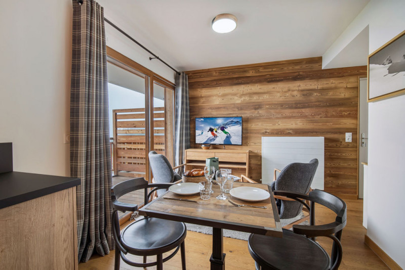 _lv_images__lot_0075554044_05_21694426