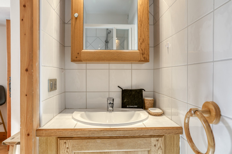 _lv_images__lot_0075554157_07_22323331