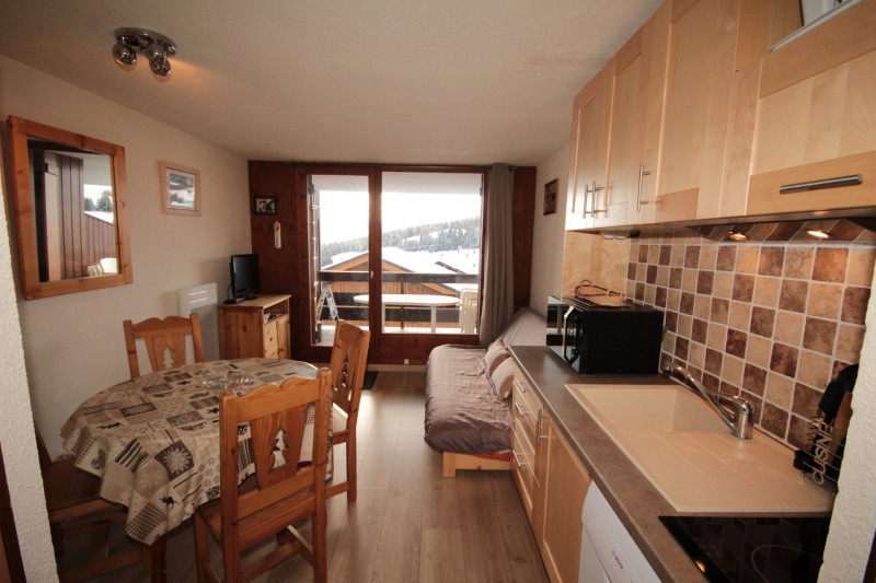 _lv_images__lot_0100000010_07_21551696