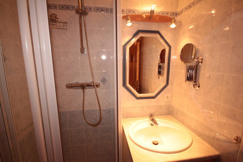 _lv_images__lot_0100000019_03_21934722