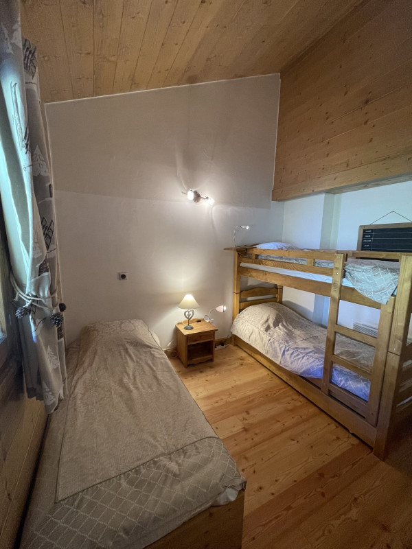 _lv_images__lot_0100000024_10_20216537