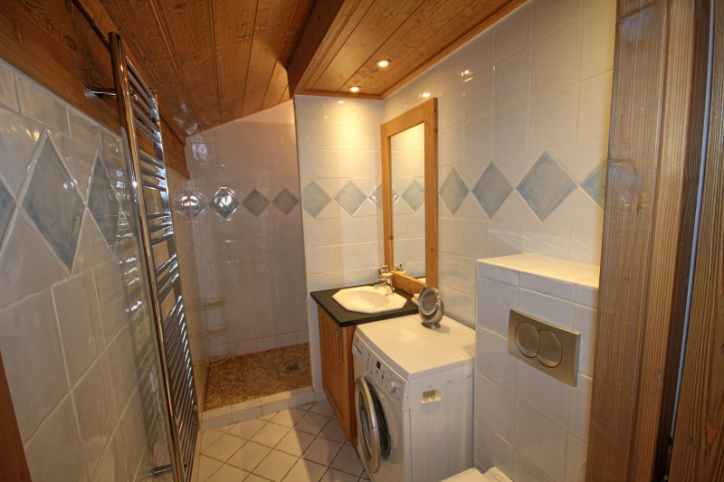 _lv_images__lot_0100000024_12_20515477