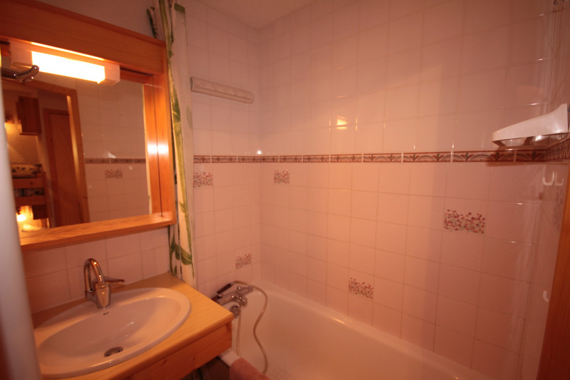_lv_images__lot_0100000040_03_19093504