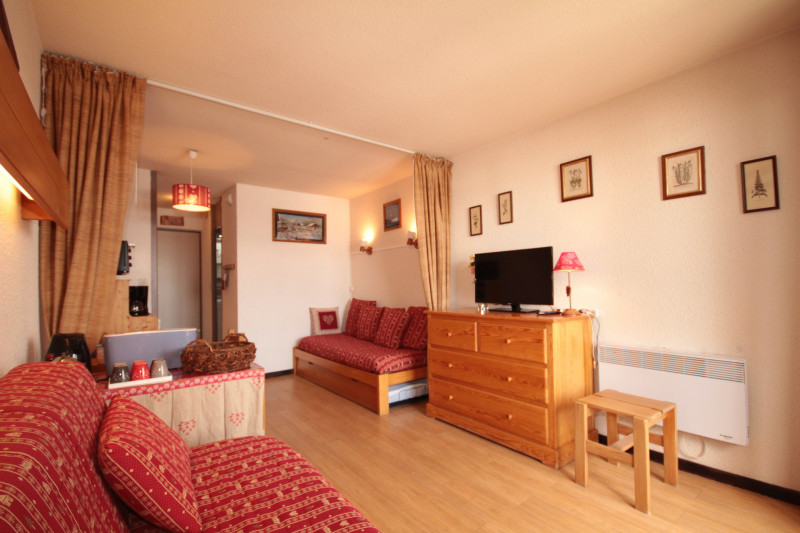 _lv_images__lot_0100000042_01_20873137