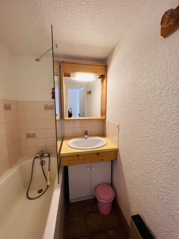 _lv_images__lot_0100000043_03_20414014