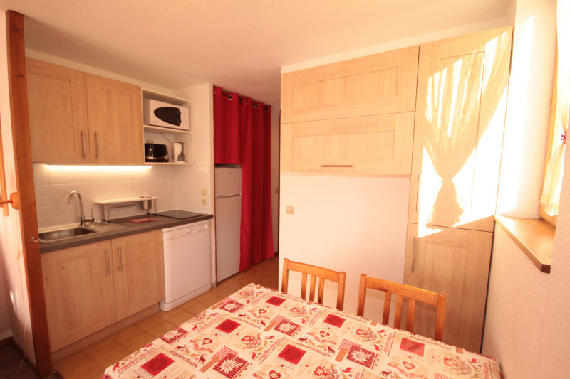 _lv_images__lot_0100000055_07_20339733