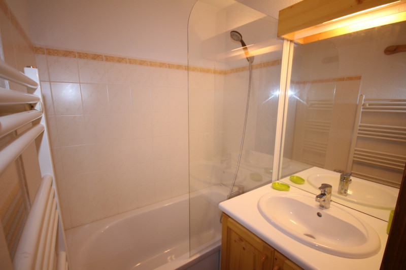 _lv_images__lot_0100000059_03_19050499