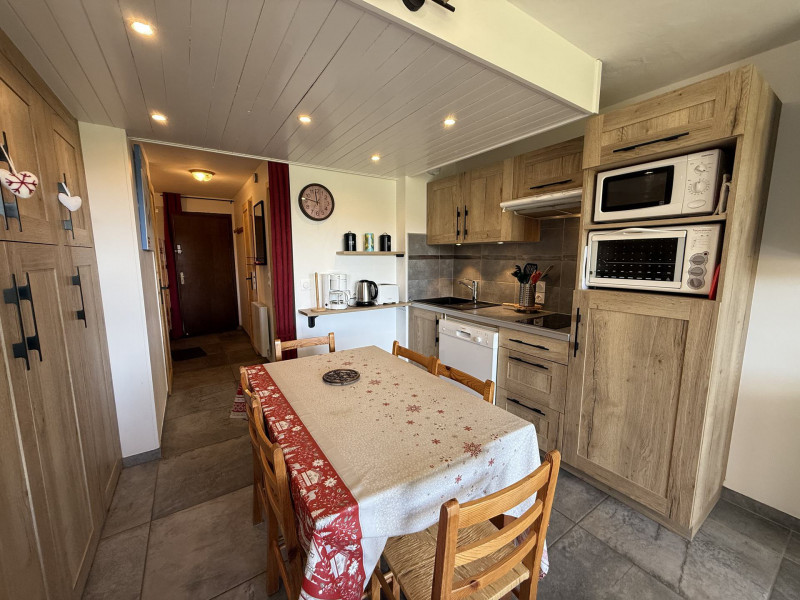 _lv_images__lot_0100000083_06_20191421 _lv_images__lot_0100000083_06_20191421