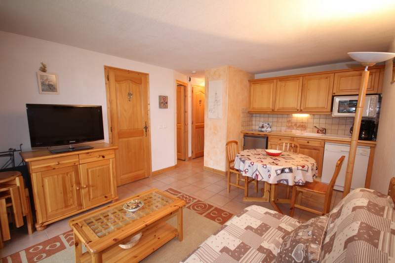 _lv_images__lot_0100000094_01_23385021 _lv_images__lot_0100000094_01_23385021