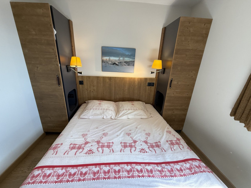 _lv_images__lot_0100000101_10_20782803