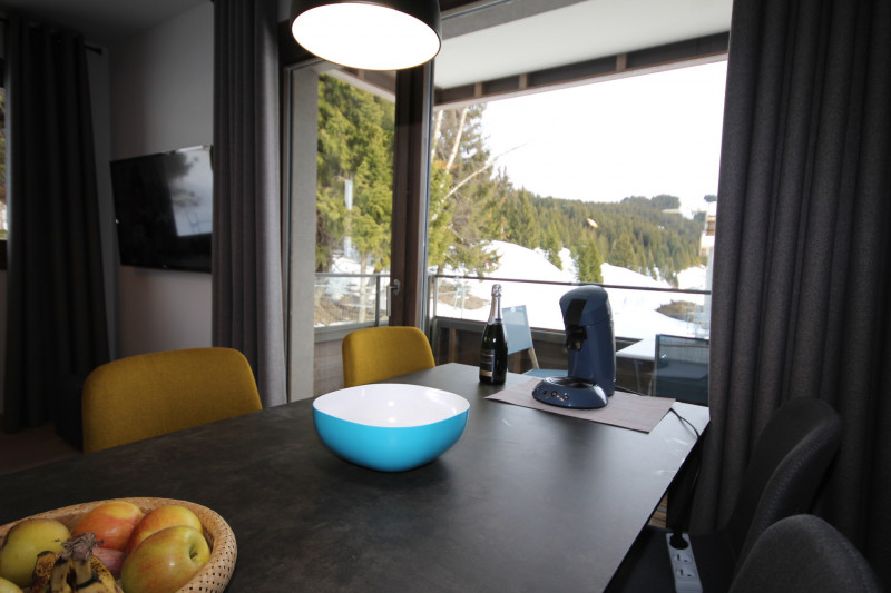 _lv_images__lot_0100000102_07_20252635