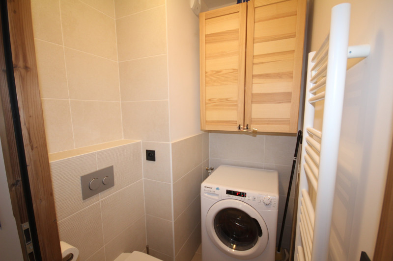 _lv_images__lot_0100000102_12_20615437