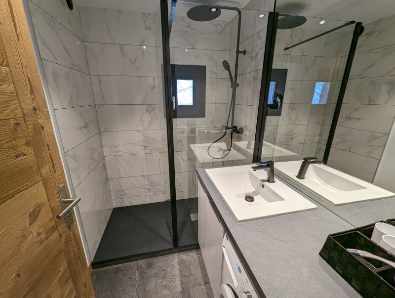 _lv_images__lot_0100000105_03_23652213