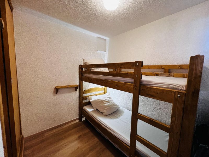 _lv_images__lot_0100000136_02_20517174 _lv_images__lot_0100000136_02_20517174