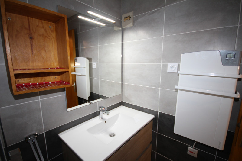 _lv_images__lot_0100000136_03_21666624