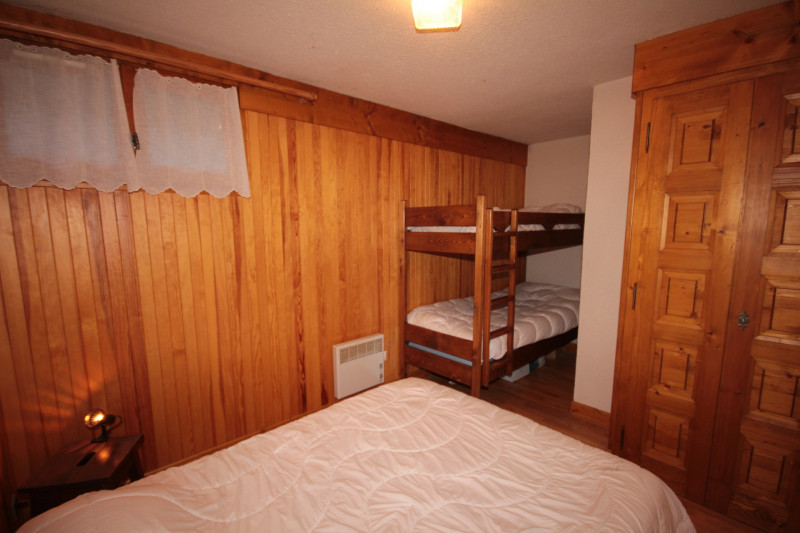 _lv_images__lot_0100000140_08_19665097