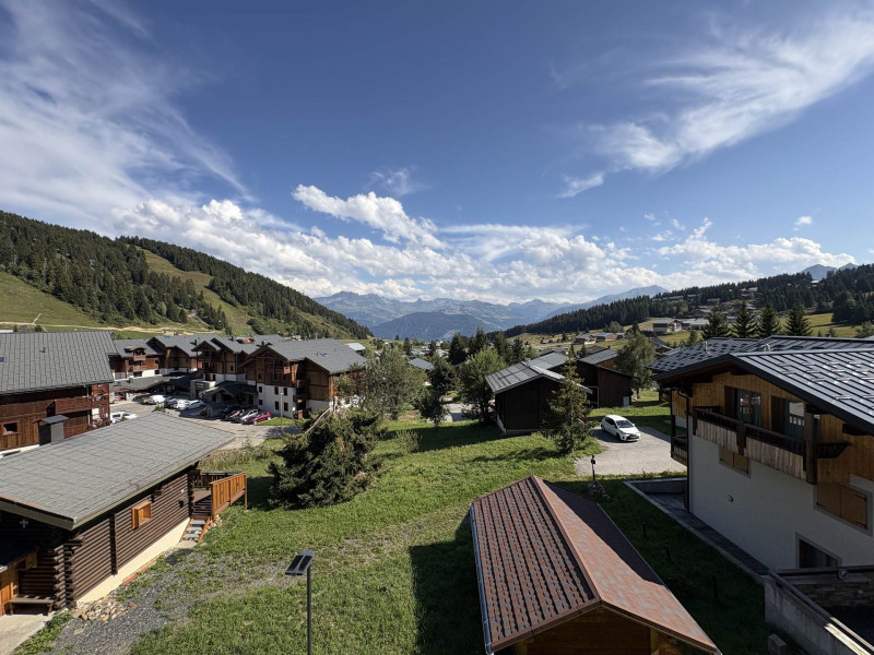 _lv_images__lot_0100000151_14_23675379