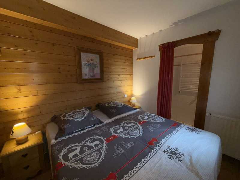 _lv_images__lot_0100000166_02_21821554