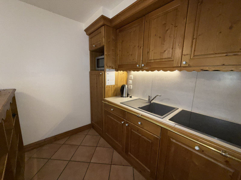 _lv_images__lot_0100000166_06_19759523