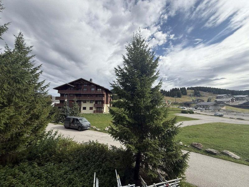 _lv_images__lot_0100000168_11_23463338