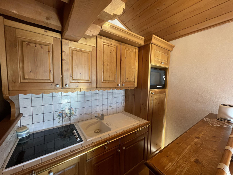 _lv_images__lot_0100000169_08_18718718