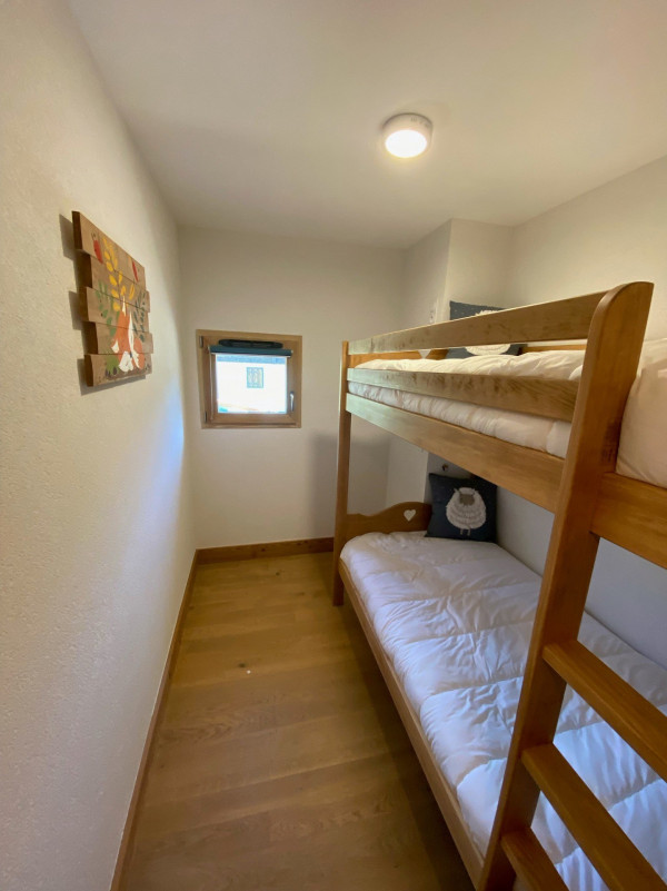 _lv_images__lot_0100000170_12_20515623