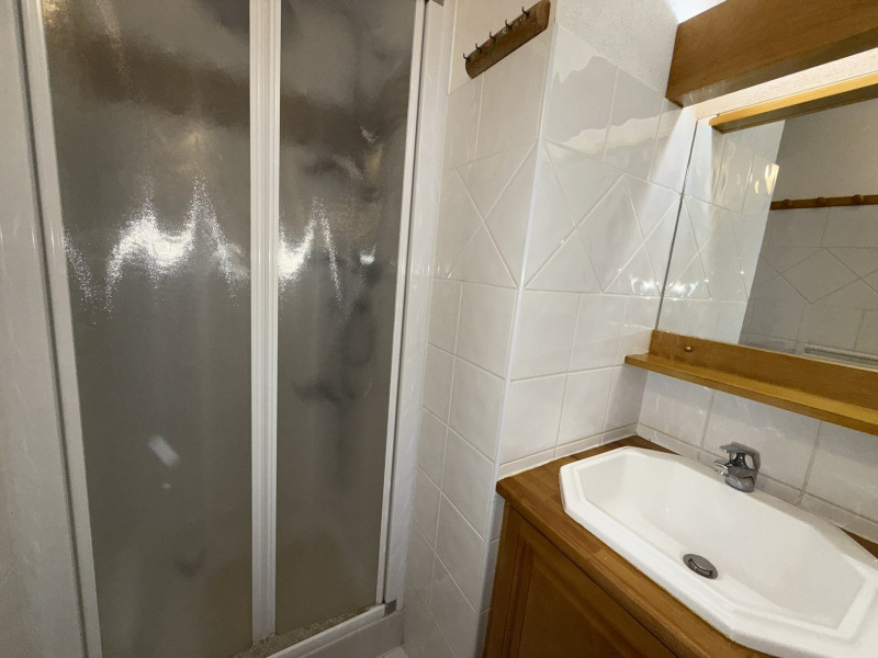 _lv_images__lot_0100000174_03_20320336