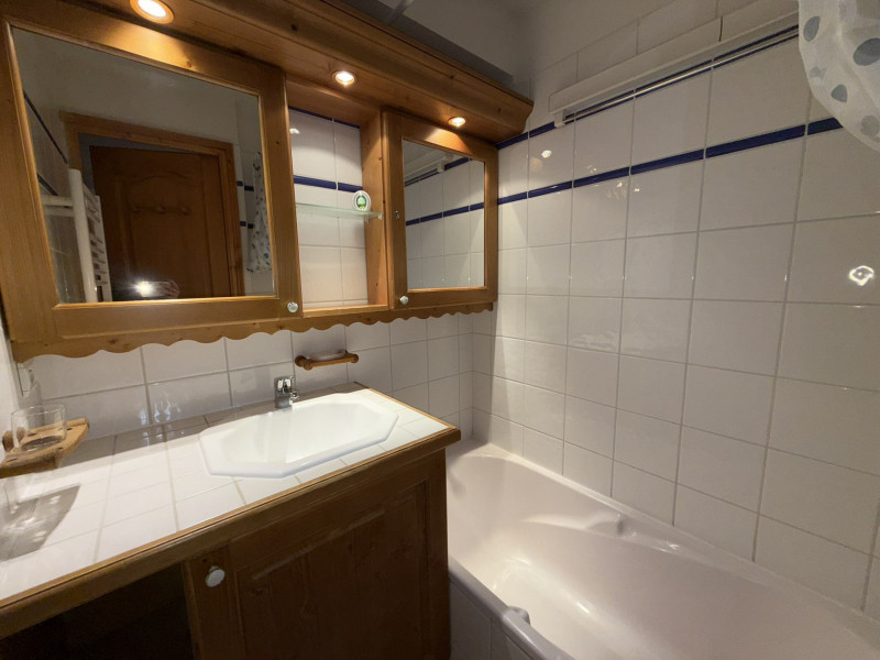 _lv_images__lot_0100000176_03_21691349