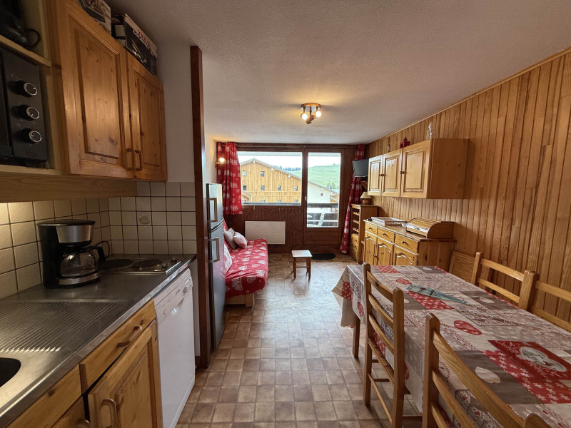 _lv_images__lot_0100000181_05_23562785