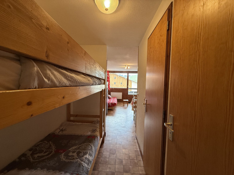 _lv_images__lot_0100000181_09_21264490