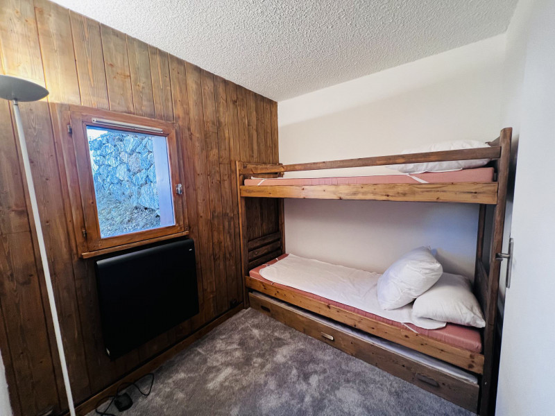 _lv_images__lot_0100000198_02_20860388