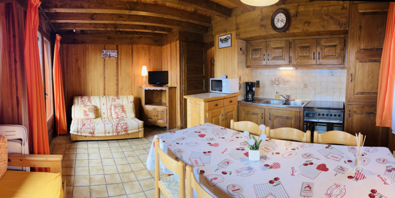 _lv_images__lot_0100000200_01_22288200