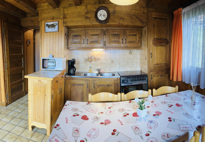 _lv_images__lot_0100000200_07_22301919