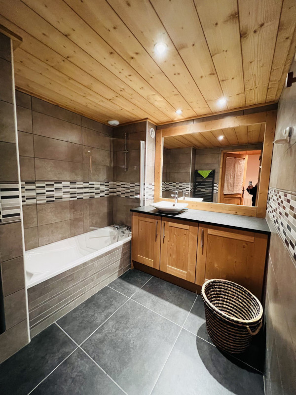 _lv_images__lot_0100000201_03_21469103