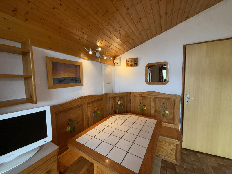_lv_images__lot_0100000205_06_20190640 _lv_images__lot_0100000205_06_20190640