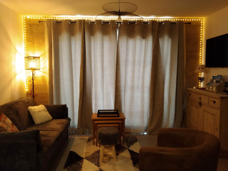 _lv_images__lot_0100000214_07_20423785