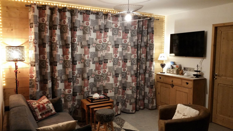 _lv_images__lot_0100000214_08_20896294