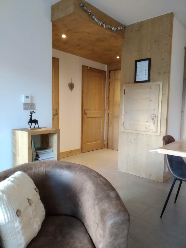 _lv_images__lot_0100000214_14_20566191