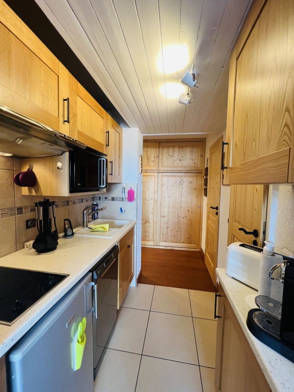 _lv_images__lot_0100000221_06_22322205