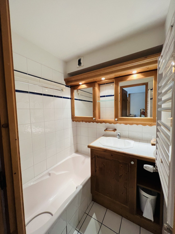 _lv_images__lot_0100000222_03_19048145