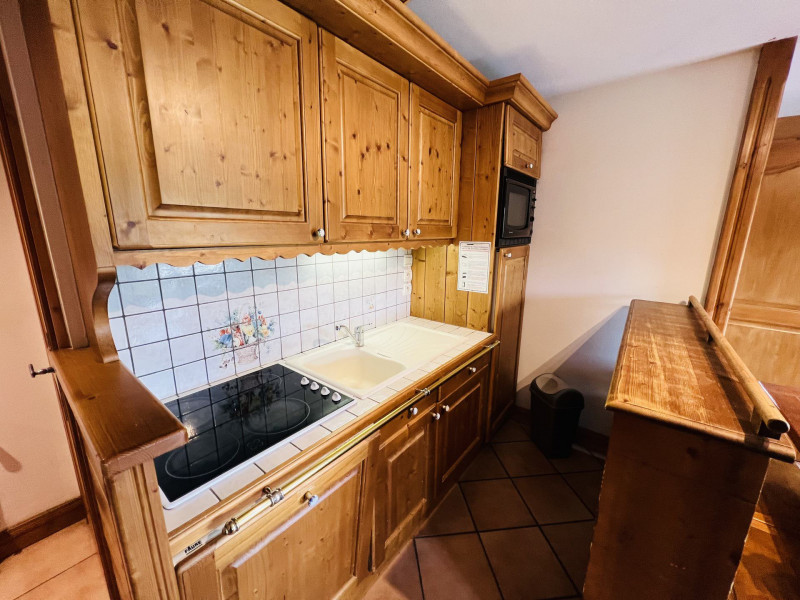 _lv_images__lot_0100000222_08_22017576