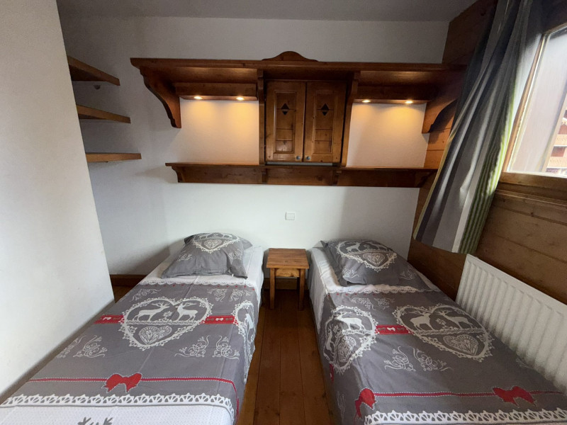 _lv_images__lot_0100000222_11_21957646