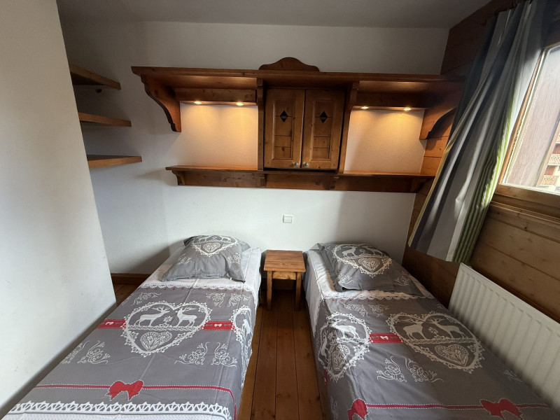 _lv_images__lot_0100000222_12_21957648