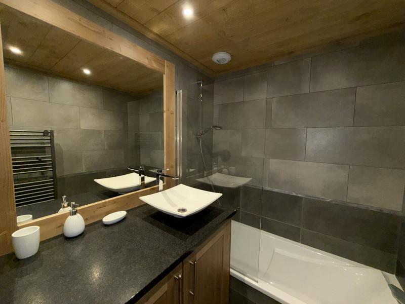 _lv_images__lot_0100000228_03_22028263