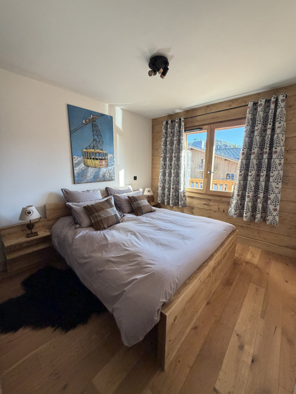 _lv_images__lot_0100000229_02_23500411