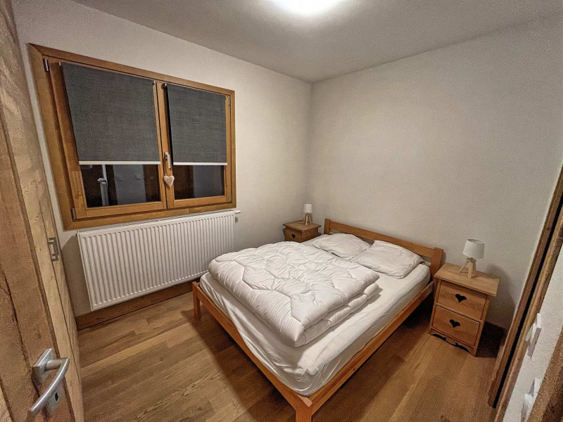 _lv_images__lot_0100000241_02_22196329