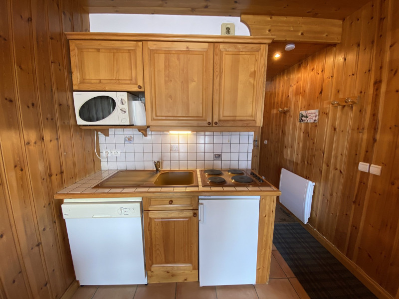 _lv_images__lot_0100000277_02_21693674