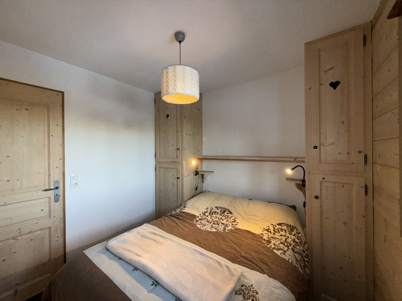 _lv_images__lot_0100000281_02_22174866