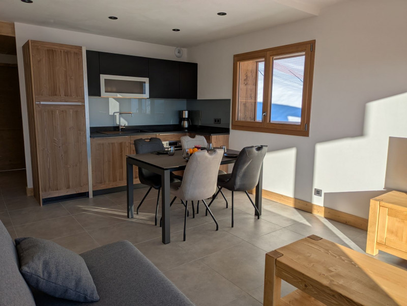 pxl-20251122-082252482-mp-20519976